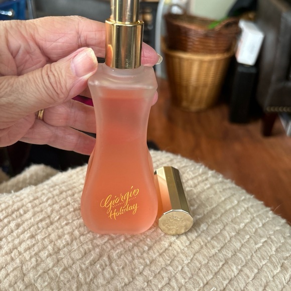 Giorgio Beverly Hills Giorgio Holiday 90ml EDT Spray. Little Used! - Picture 5 of 5
